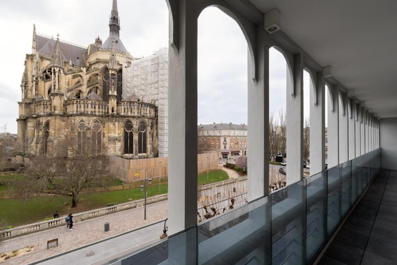 Les Suites 7 Anges - Parking, Vue Cathedrale & Centre Historique แร็งส์ ภายนอก รูปภาพ