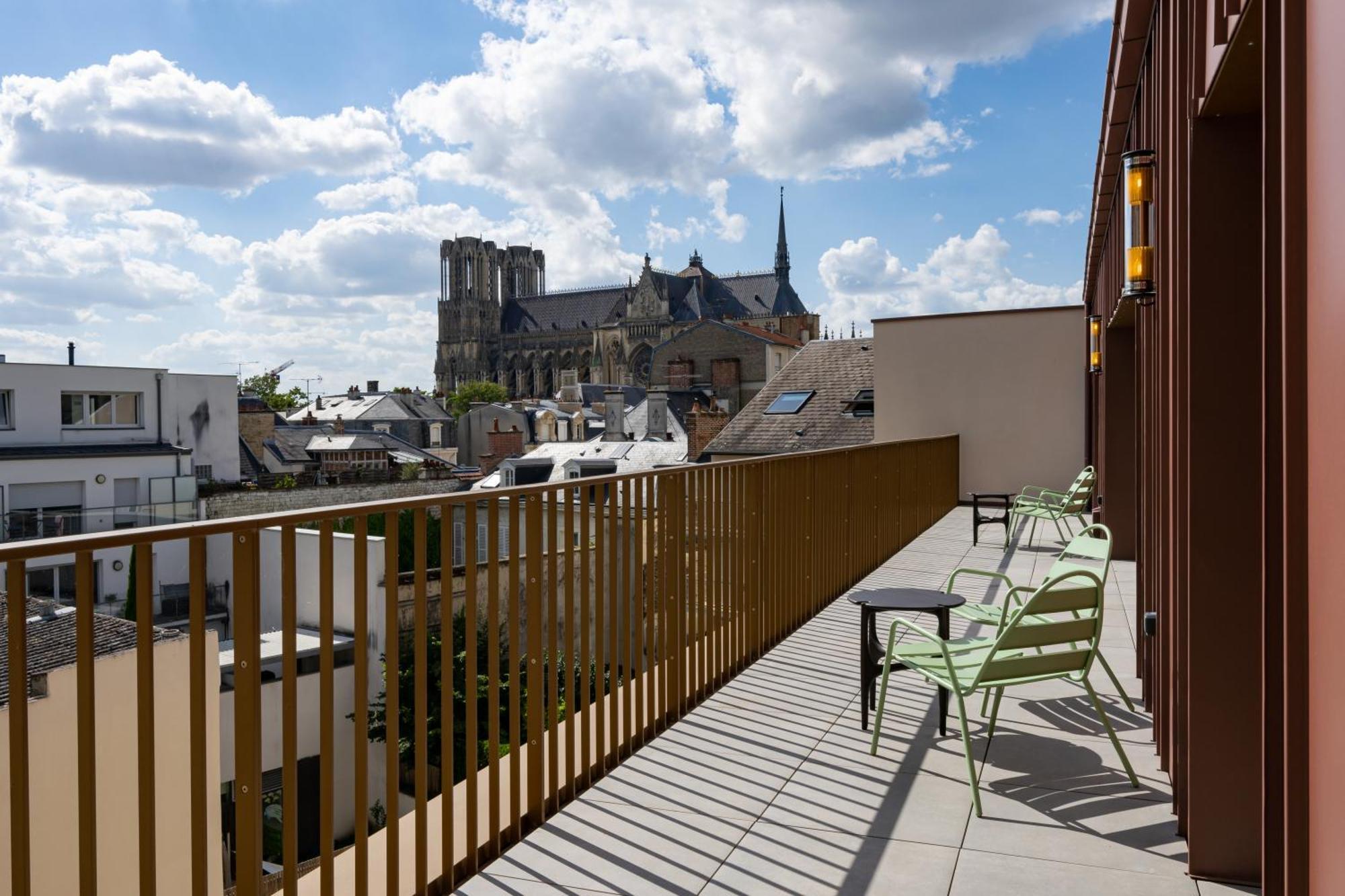 Les Suites 7 Anges - Parking, Vue Cathedrale & Centre Historique แร็งส์ ภายนอก รูปภาพ
