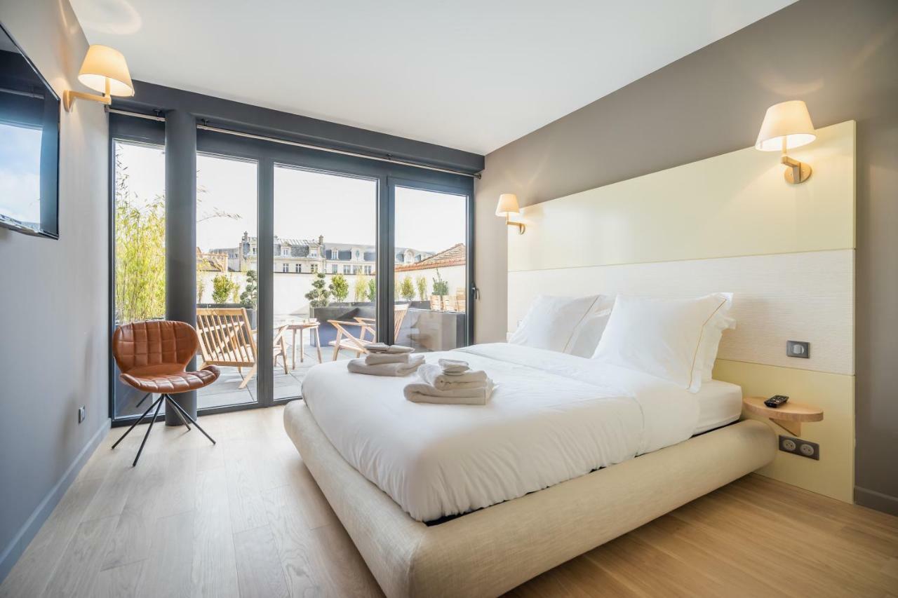 Les Suites 7 Anges - Parking, Vue Cathedrale & Centre Historique แร็งส์ ภายนอก รูปภาพ