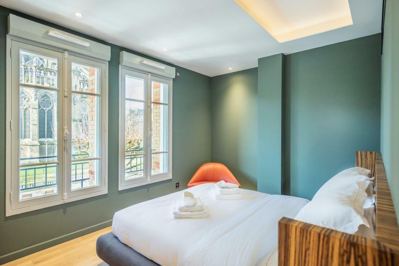 Les Suites 7 Anges - Parking, Vue Cathedrale & Centre Historique แร็งส์ ภายนอก รูปภาพ